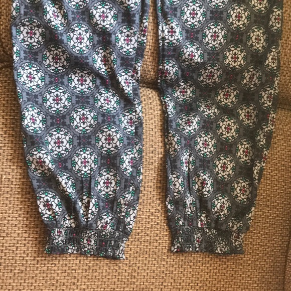 Patterned pants - Picture 2 of 3